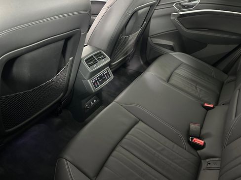 Used 2023 Audi e-tron Premium w/ Convenience Plus Package image 11