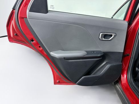 Used 2025 Kia K4 FWD image 27