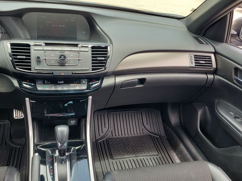 Used 2017 Honda Accord Sport image 17