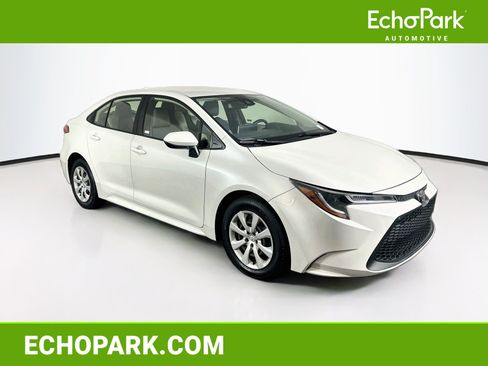 Used 2021 Toyota Corolla LE FWD image 1