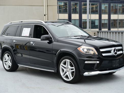 Used 2015 Mercedes-Benz GL 550 4MATIC image 7