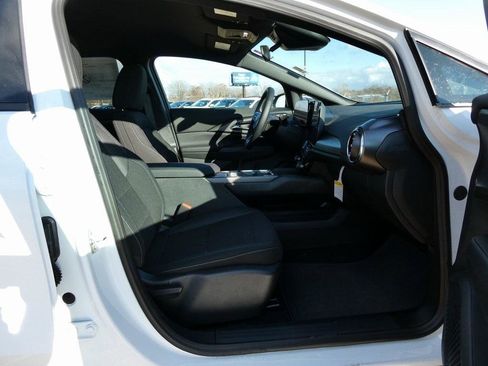 New 2026 Chevrolet Equinox EV LT image 10