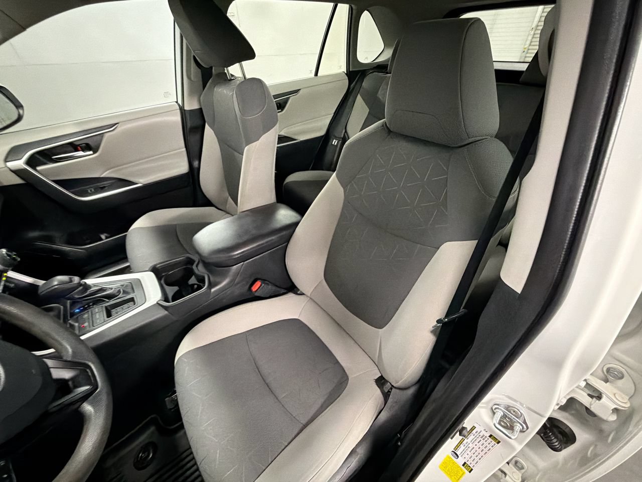 Used 2020 Toyota RAV4 XLE FWD image 18