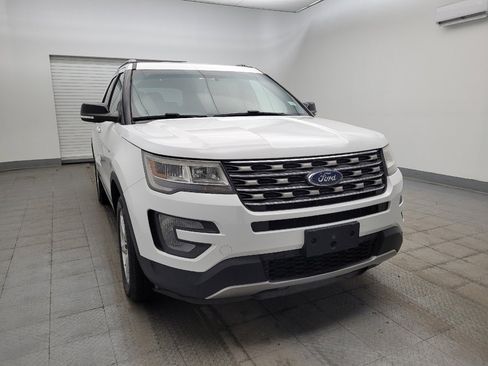 Used 2017 Ford Explorer XLT image 14