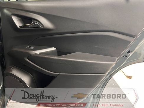 Used 2025 Chevrolet Trax LT FWD image 33