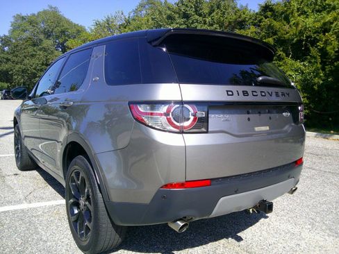 Used 2018 Land Rover Discovery Sport HSE image 21