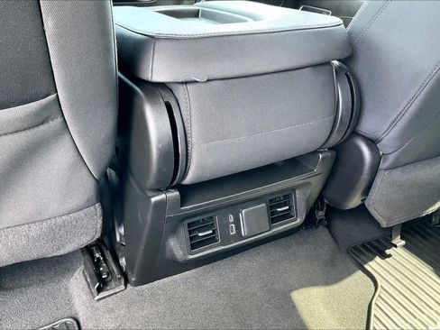 Used 2025 Chevrolet Silverado 1500 LT RWD image 33