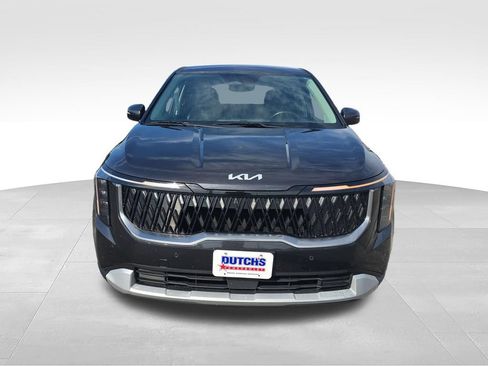 Used 2025 Kia Carnival FWD image 9