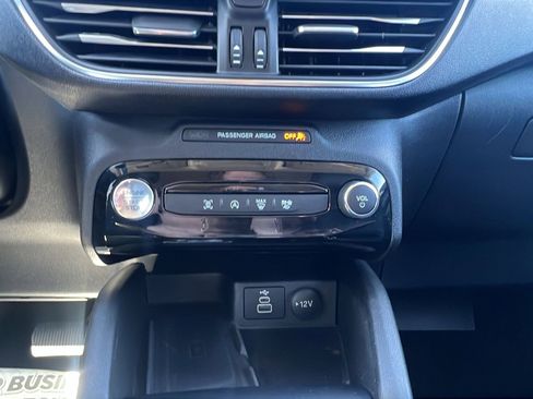 Used 2025 Ford Escape Platinum AWD/4WD image 24