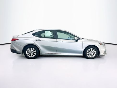 Used 2025 Toyota Camry LE FWD image 10