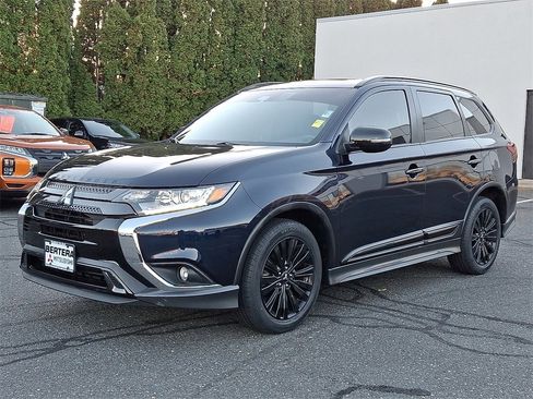 Used 2020 Mitsubishi Outlander SEL image 3