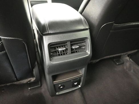 Used 2024 Ford Edge Titanium image 20