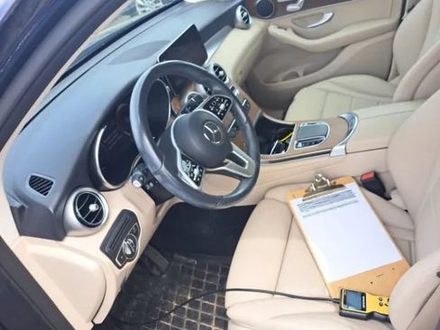Used 2022 Mercedes-Benz GLC 300 4MATIC image 2