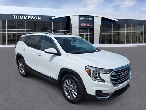 Used 2023 GMC Terrain SLT FWD image 1