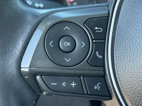 Used 2022 Toyota Corolla Cross LE image 18