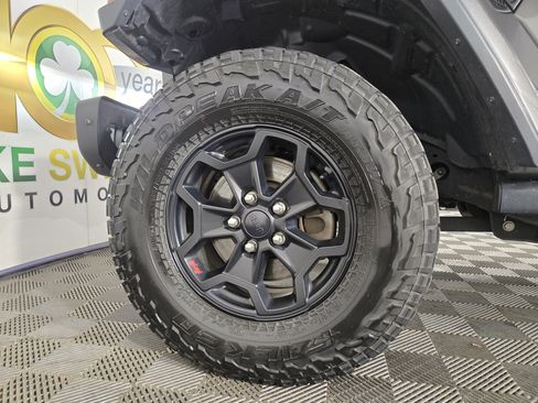 Used 2020 Jeep Gladiator Rubicon AWD/4WD image 34