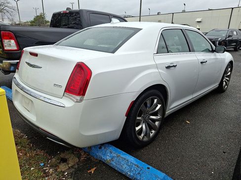 Used 2018 Chrysler 300 Limited image 4