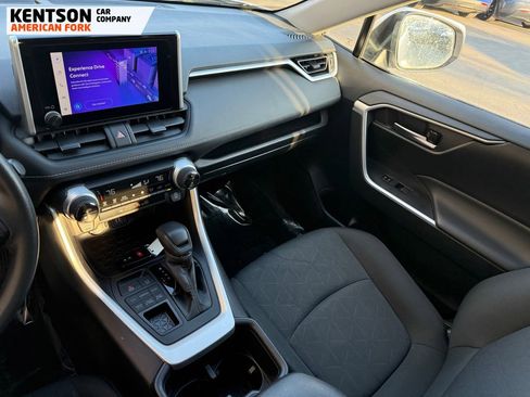 Used 2025 Toyota RAV4 XLE image 23