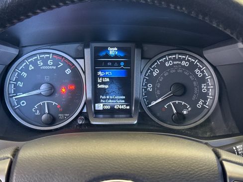 Used 2021 Toyota Tacoma TRD Off-Road image 23