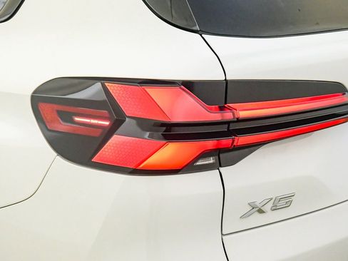 Certified 2024 BMW X5 sDrive40i w/ M Sport Package image 12