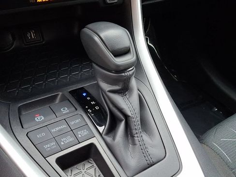 Certified 2025 Toyota RAV4 XLE AWD/4WD image 17
