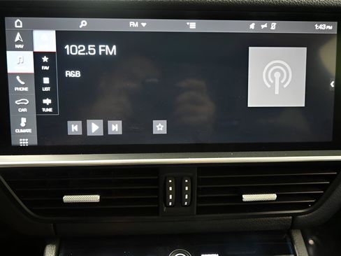 Used 2019 Porsche Cayenne AWD/4WD image 25