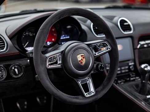 Used 2018 Porsche 718 Boxster GTS RWD image 11