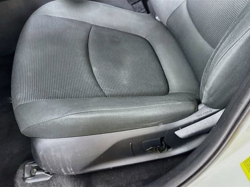Used 2020 Toyota RAV4 LE FWD image 23
