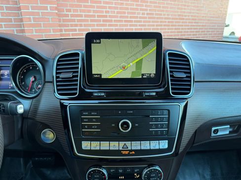 Used 2018 Mercedes-Benz GLS 550 4MATIC image 13