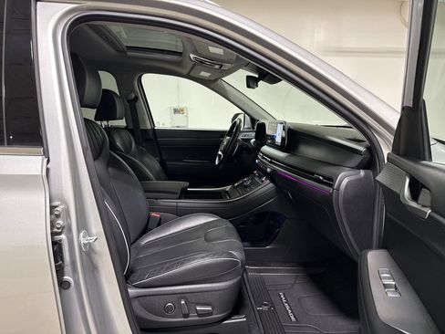 Used 2024 Hyundai Palisade Limited AWD/4WD image 23