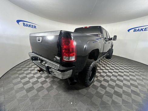 Used 2009 GMC Sierra 2500 SLE w/ Suspension Package, Off-Road AWD/4WD image 9