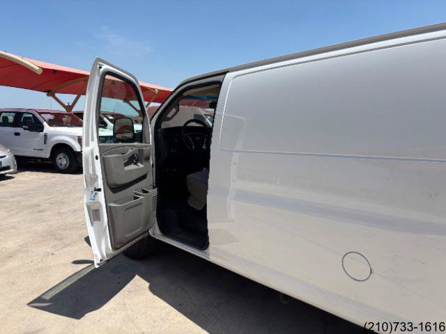 Used 2019 Chevrolet Express 3500 Extended w/ Driver Convenience Package RWD image 12