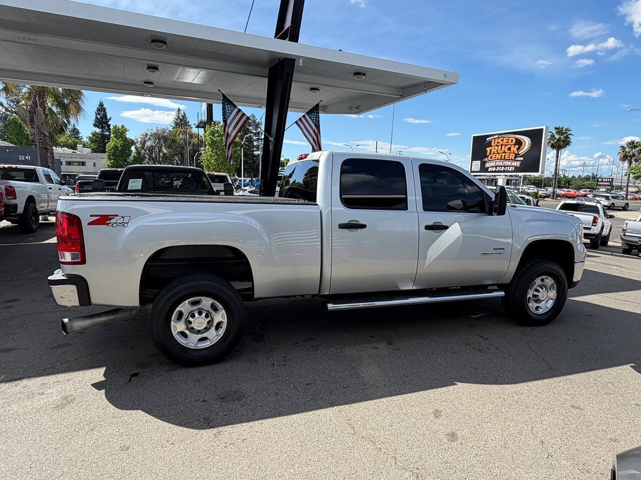 Used 2010 GMC Sierra 2500 SLE w/ Suspension Package, Off-Road AWD/4WD image 50