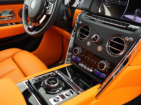 Used 2022 Rolls-Royce Cullinan AWD/4WD image 30