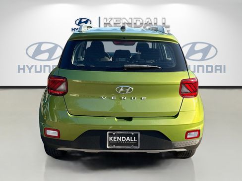Used 2023 Hyundai Venue SEL image 2