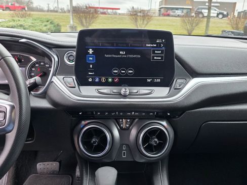 Used 2025 Chevrolet Blazer LT image 21