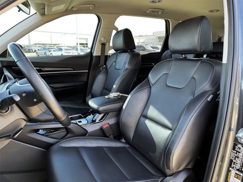 Used 2024 Kia Telluride LX image 23