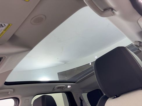 Certified 2024 Land Rover Discovery Sport S image 15