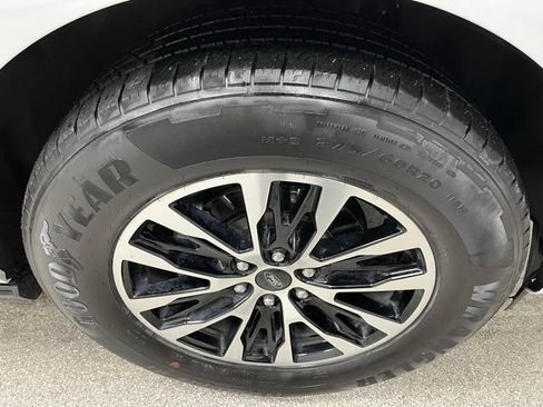 Used 2025 Ford Expedition Max Platinum AWD/4WD image 16