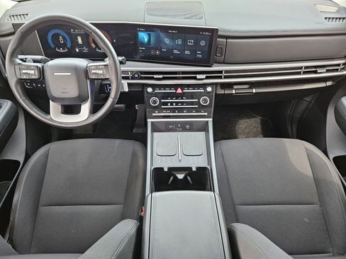 Used 2024 Hyundai Santa Fe SE FWD image 18