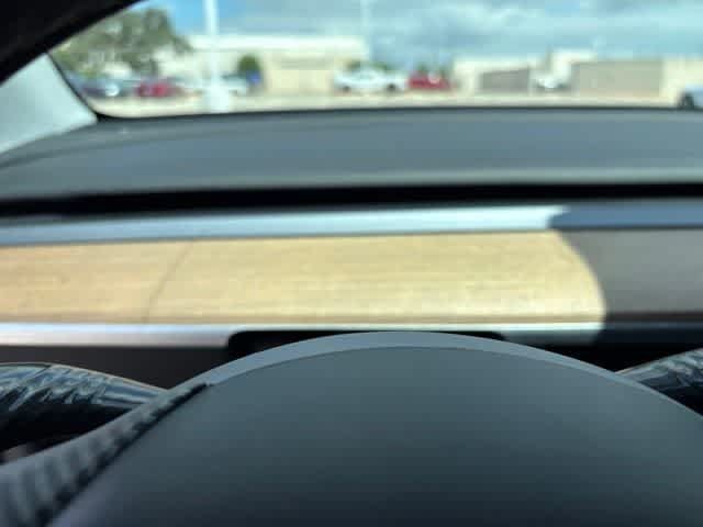 Used 2025 Tesla Model Y Long Range RWD image 12