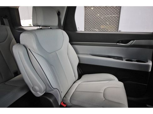Certified 2025 Hyundai Palisade SEL AWD/4WD image 14