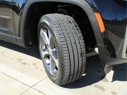 New 2026 Jeep Grand Cherokee Limited AWD/4WD image 38