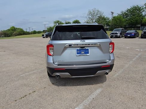 Used 2023 Ford Explorer Limited image 7