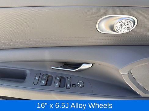 Certified 2023 Hyundai Elantra SEL FWD image 20