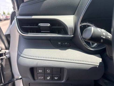 Used 2022 Toyota Highlander Platinum AWD/4WD image 15
