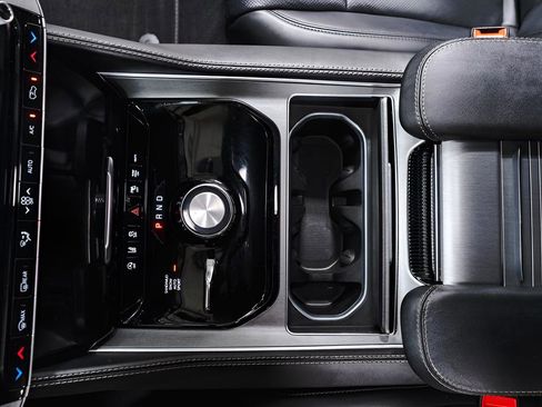 Used 2025 Jeep Wagoneer Series II w/ 8-Passenger Seating Package image 18