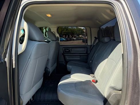Used 2017 RAM 1500 Express w/ Express Value Package RWD image 24