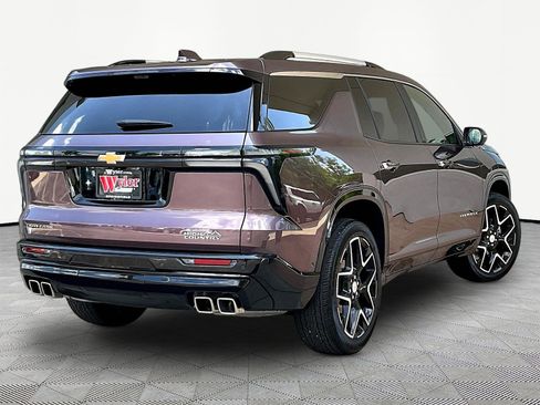 Used 2025 Chevrolet Traverse High Country FWD image 6