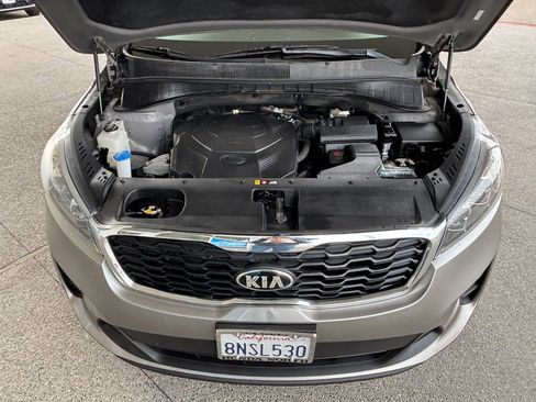 Used 2019 Kia Sorento LX image 30